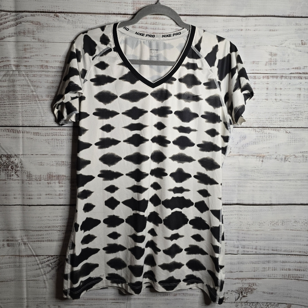 Nike Pro Black‎ and White Patterned Shortsleeve Womens Size XL
